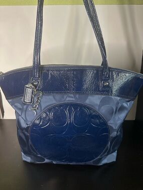 Coach F19440 Laura Navy Signature Tote with Patent Trim